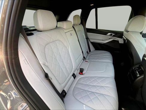 Used 2025 BMW X5 xDrive50e w/ M Sport Package AWD/4WD image 25