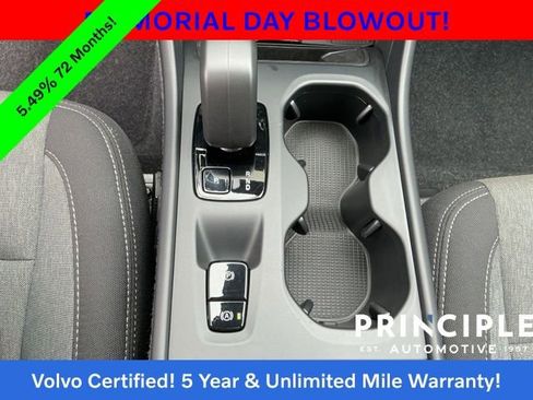 Certified 2025 Volvo XC40 B5 Core AWD/4WD image 21
