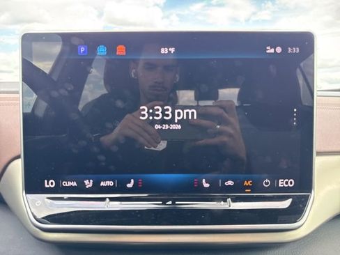 Used 2025 Volkswagen ID.4 Pro RWD image 19