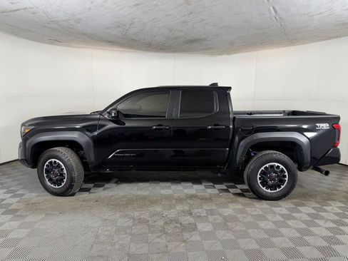 Used 2024 Toyota Tacoma TRD Off-Road image 16