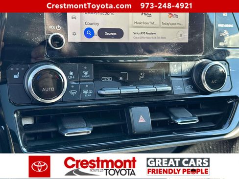 Certified 2023 Toyota Highlander XLE image 27