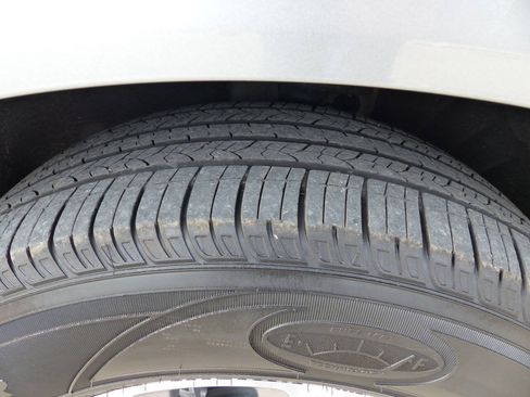 Used 2023 Buick Enclave Essence w/ LPO, Floor Liner Package FWD image 15
