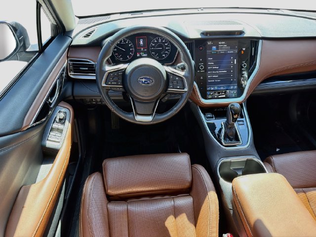 Used 2025 Subaru Outback Touring AWD/4WD image 17