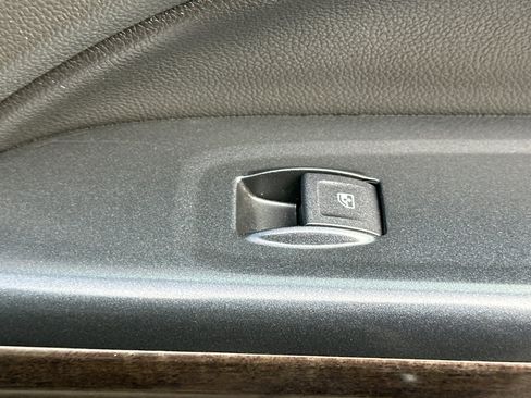 Used 2015 GMC Canyon SLT w/ Driver Alert Package image 21