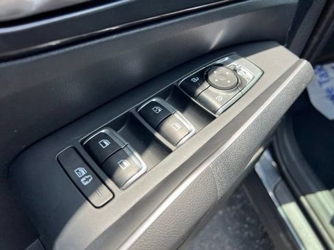 Certified 2024 Kia Sorento S w/ Panoramic Sunroof Package FWD image 34