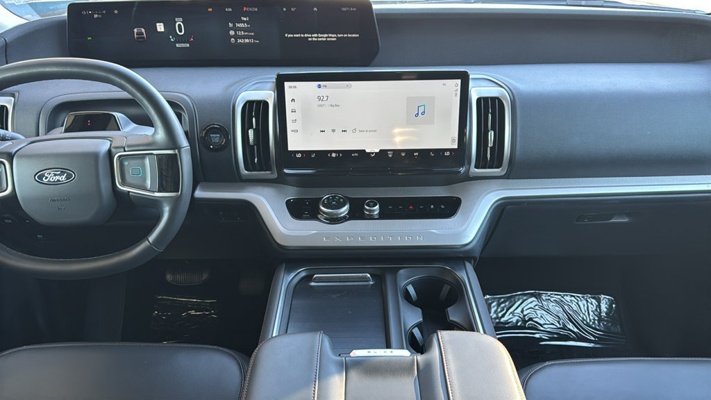 Certified 2025 Ford Expedition Active AWD/4WD image 9