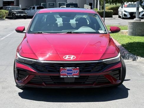 Used 2025 Hyundai Elantra SEL FWD image 3