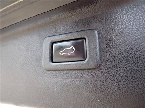 Used 2019 Subaru Outback 3.6R Limited AWD/4WD image 9