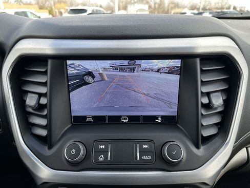 Certified 2023 GMC Acadia SLT w/ Preferred Package image 17