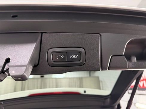 Used 2023 Volvo XC60 B5 Plus w/ Climate Package image 10