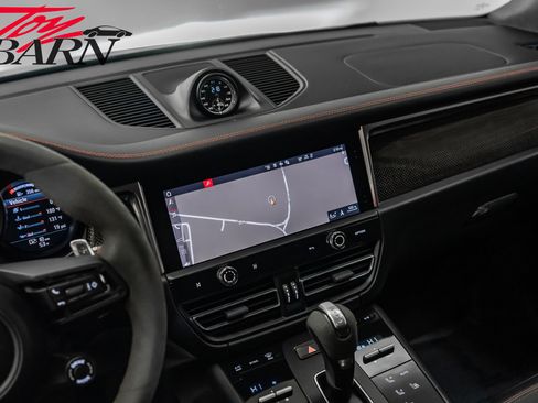 Used 2023 Porsche Macan GTS w/ GTS Sport Package image 40