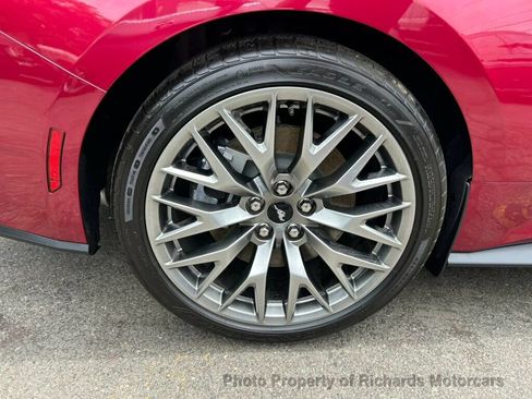 Used 2025 Ford Mustang GT Premium RWD image 9