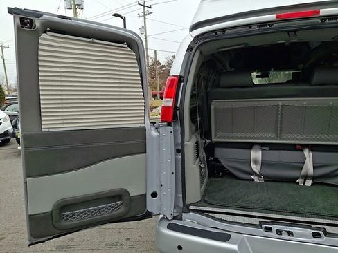 Used 2021 GMC Savana 2500 image 38