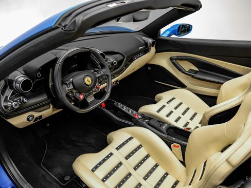 Used 2023 Ferrari F8 Tributo RWD image 60