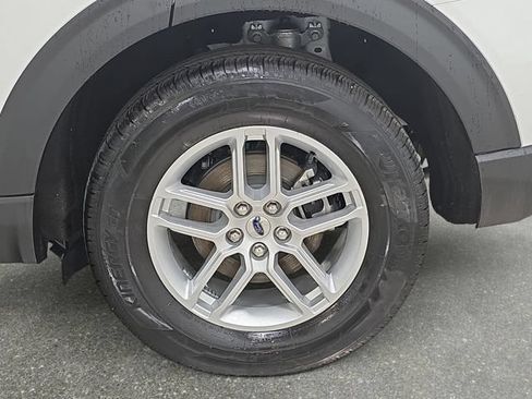 Used 2026 Ford Explorer Active AWD/4WD image 32