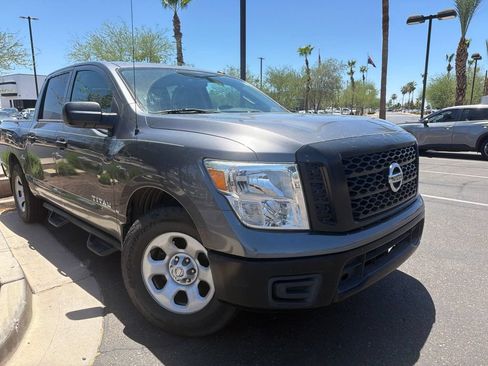 Used 2019 Nissan Titan S RWD image 4