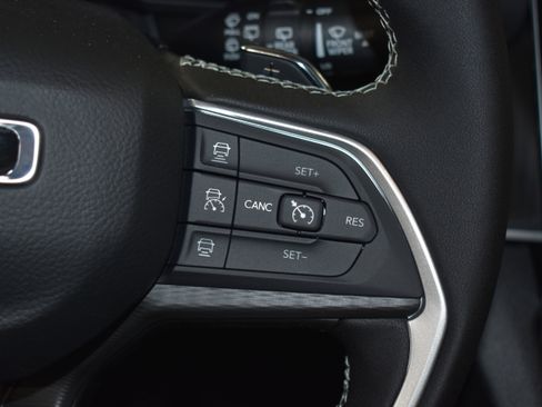 New 2026 Jeep Grand Cherokee Laredo X image 14