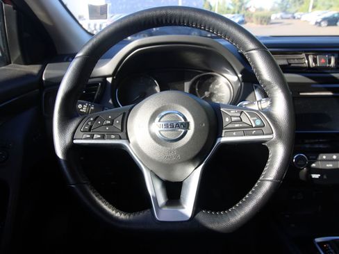 Used 2022 Nissan Rogue Sport SV w/ Technology Package image 13