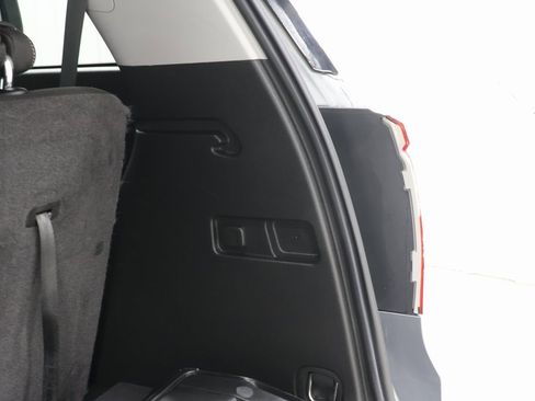 Used 2021 GMC Acadia SLE w/ Driver Convenience Package image 30