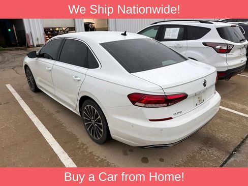 Used 2022 Volkswagen Passat 2.0T FWD image 2