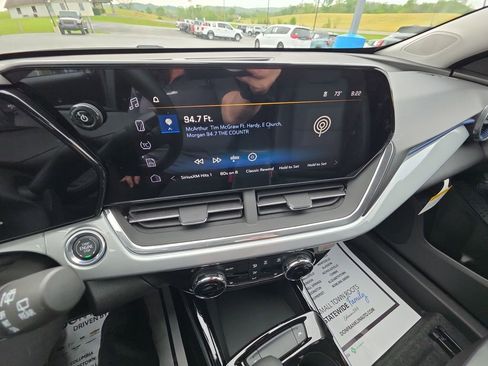New 2026 Chevrolet Trax LT w/ Driver Confidence Package FWD image 16