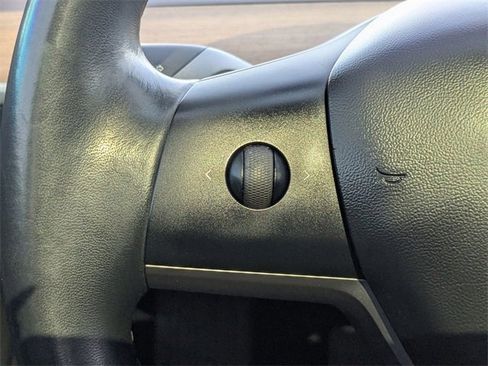 Used 2019 Tesla Model 3 Standard Range Plus image 24