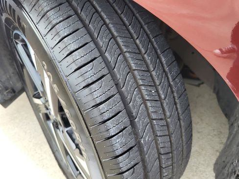 Used 2024 Nissan Sentra SV image 27