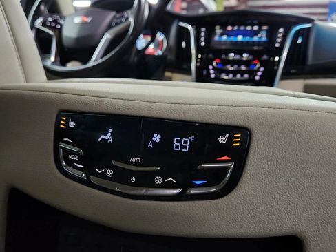 Used 2020 Cadillac Escalade Luxury w/ LPO, Radiant Package image 20