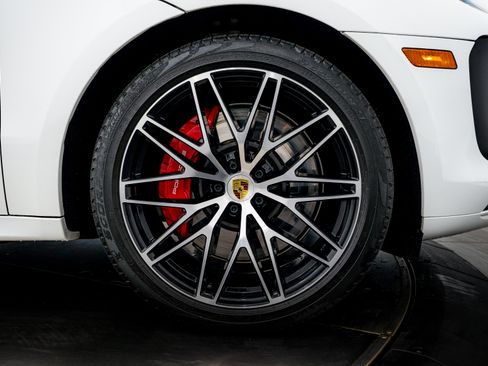 Certified 2022 Porsche Macan GTS AWD/4WD image 11
