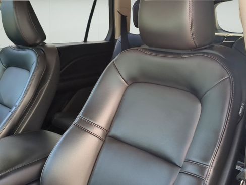 Used 2022 Lincoln Aviator AWD w/ Premium Package image 9