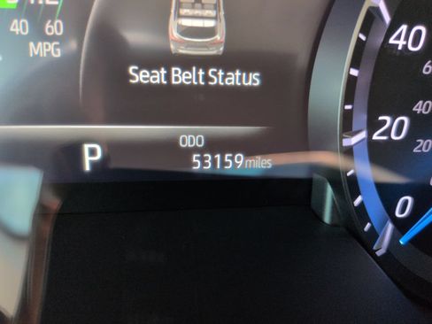 Used 2022 Toyota Highlander XLE FWD image 16