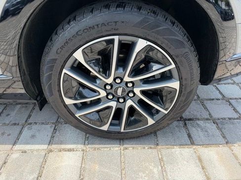Certified 2025 Cadillac Optiq Sport 2 w/ LPO, Floor Liner Package AWD/4WD image 12