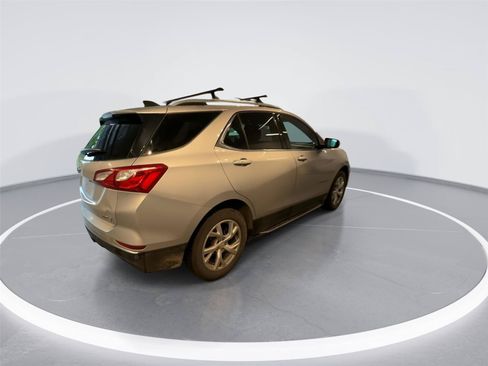 Used 2018 Chevrolet Equinox LT w/ LPO, Hit The Road Package AWD/4WD image 7