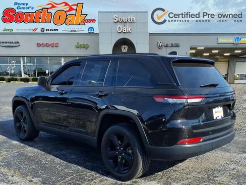 Used 2023 Jeep Grand Cherokee Altitude AWD/4WD image 4