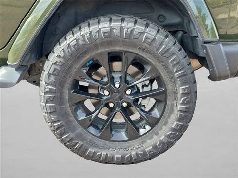 Used 2022 Jeep Wrangler Unlimited Sahara w/ Cold Weather Group AWD/4WD image 22