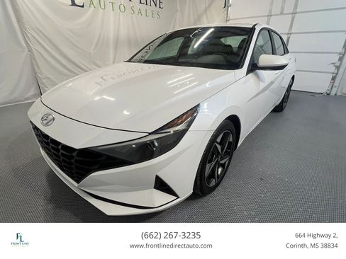 Used 2023 Hyundai Elantra SEL w/ Convenience Package FWD image 3