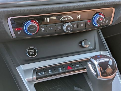 Used 2025 Audi Q3 2.0T Premium w/ Convenience Package image 24