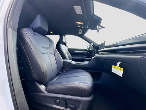 Certified 2026 INFINITI QX60 Sport w/ Dark Cargo Package AWD/4WD image 33