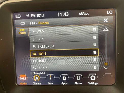 Used 2022 Jeep Renegade Latitude AWD/4WD image 24