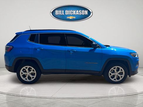 Used 2024 Jeep Compass Latitude AWD/4WD image 9