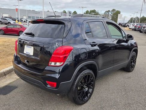 Used 2022 Chevrolet Trax LT w/ Sport Edition image 12