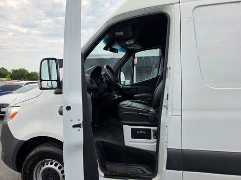 Used 2021 Mercedes-Benz Sprinter 2500 image 21