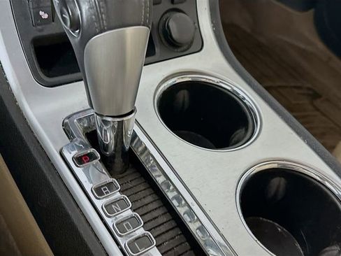 Used 2010 GMC Acadia SLT image 16