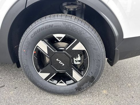 New 2026 Kia Sportage LX FWD image 19
