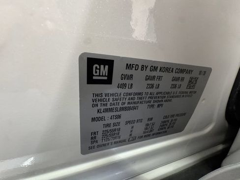 Used 2021 Buick Encore GX Select w/ Sport Touring Package AWD/4WD image 30