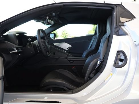 Used 2024 Chevrolet Corvette Stingray Preferred Conv w/ Battery Protection Package RWD image 19