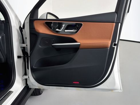 Certified 2026 Mercedes-Benz GLC 300 image 25