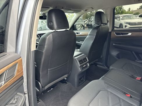 Used 2024 Volkswagen Atlas SE FWD image 25