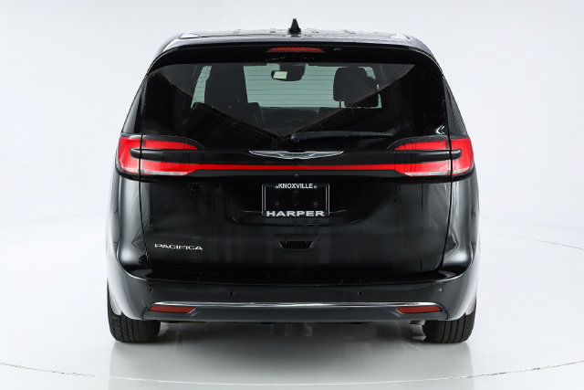 Used 2025 Chrysler Pacifica Select FWD image 11