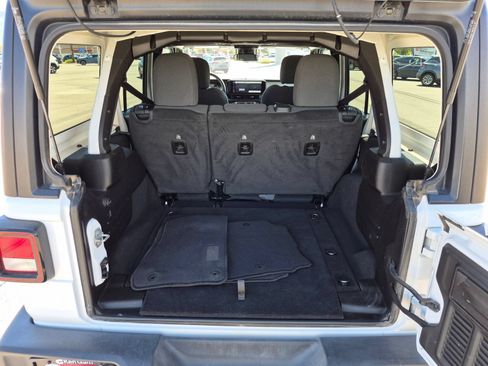 Used 2024 Jeep Wrangler Unlimited Sport AWD/4WD image 27